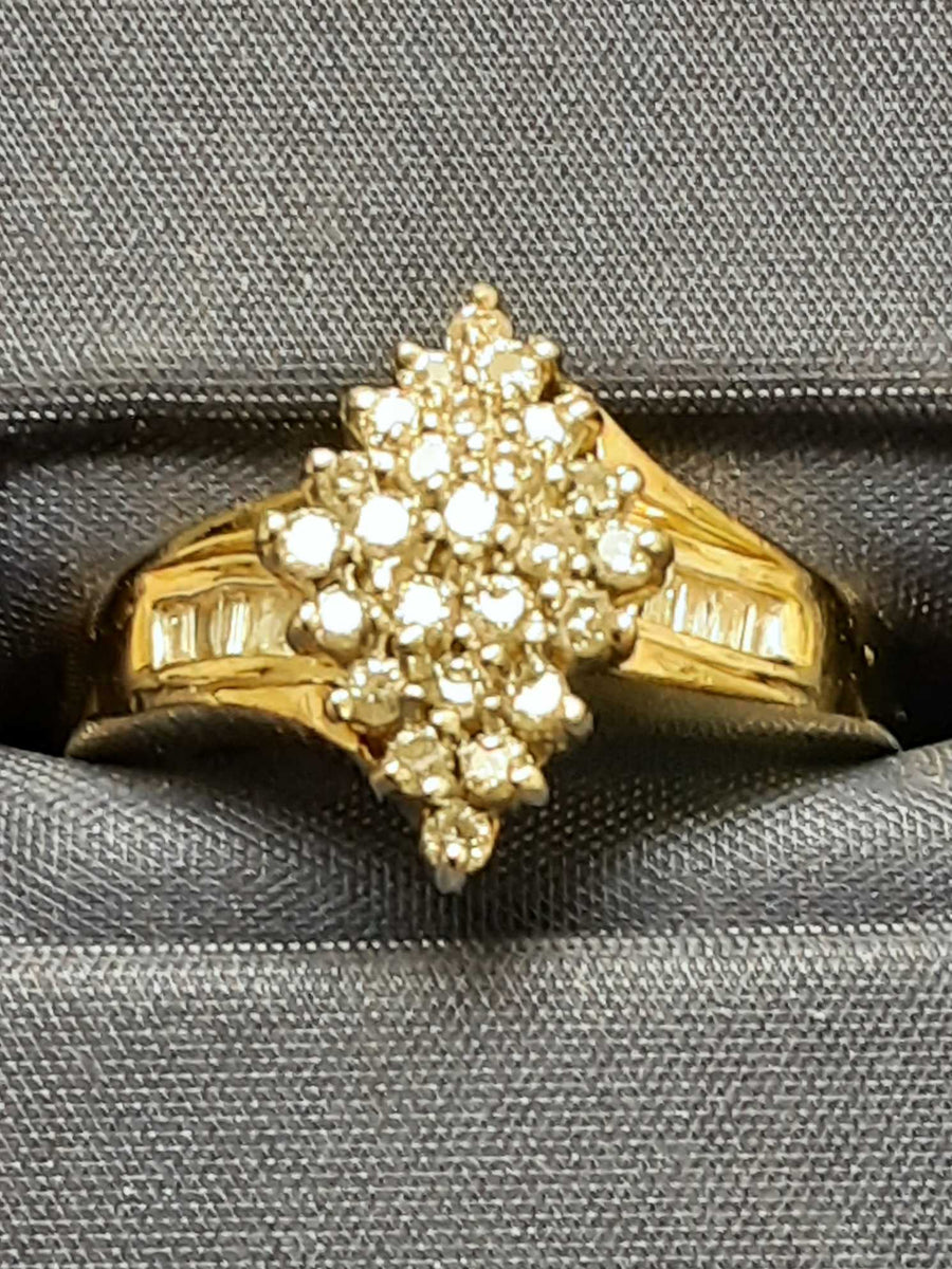 Women's Ring - Yellow Gold 10k (.417) 5.5 grams Size 7.5