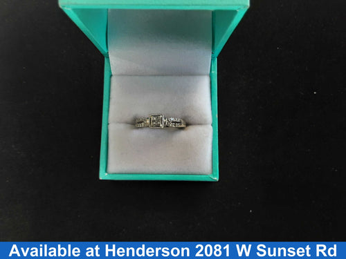 Women's Ring - White Gold 10k (.417) 2.2 grams Size 6