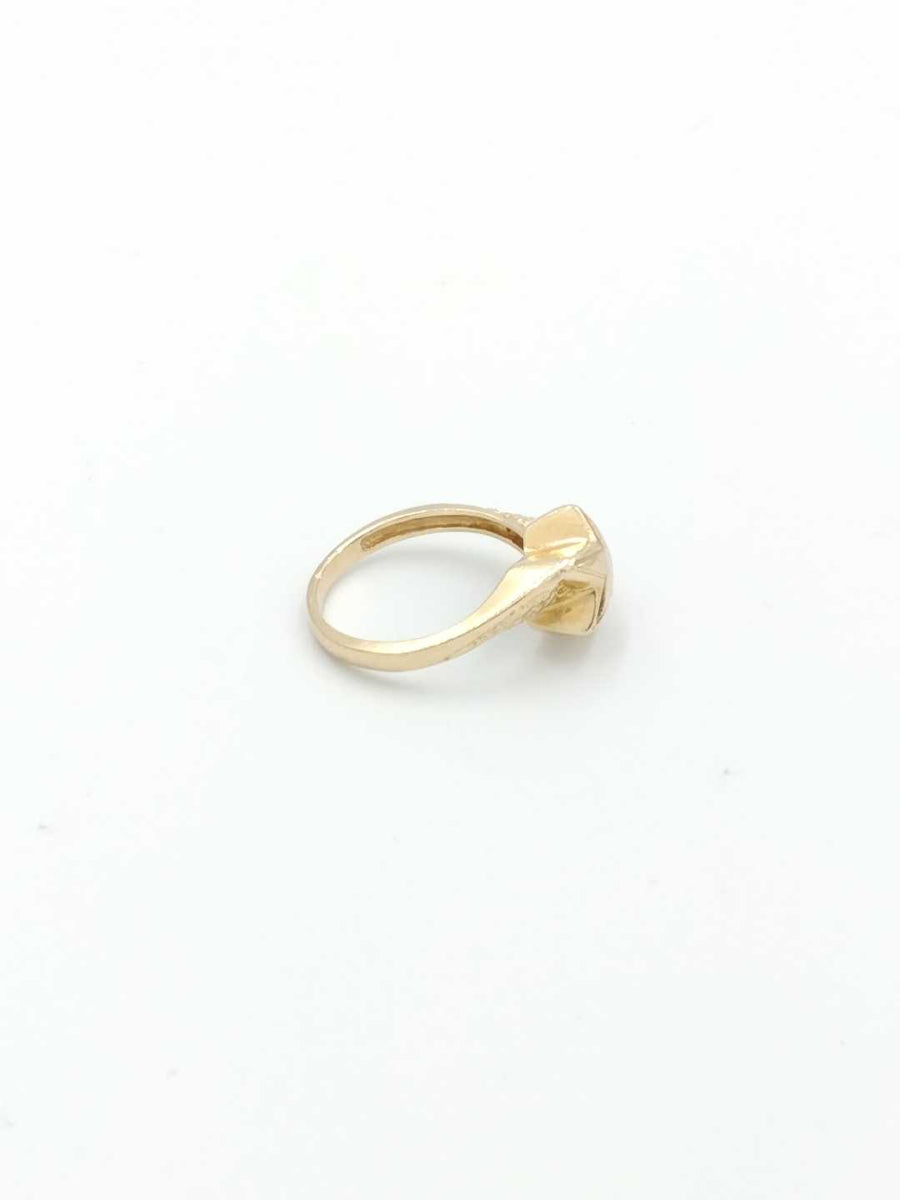 Women's Ring - Yellow Gold 14k (.585) 3.2 grams Size 7