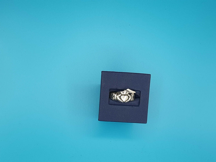 Women's Ring - Silver 6.6 grams Size 8