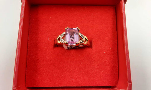 Women's Ring - Yellow Gold 10k (.417) 2.3 grams Size 7