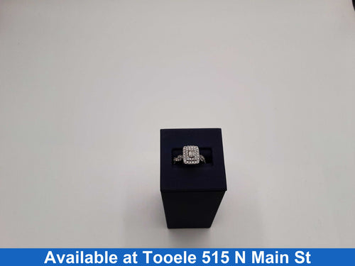 Women's Ring - White Gold 10k (.417) 4 grams Size 7