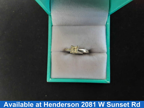 Women's Ring - Solitaire - White Gold 14k (.585) 2 grams Size 5