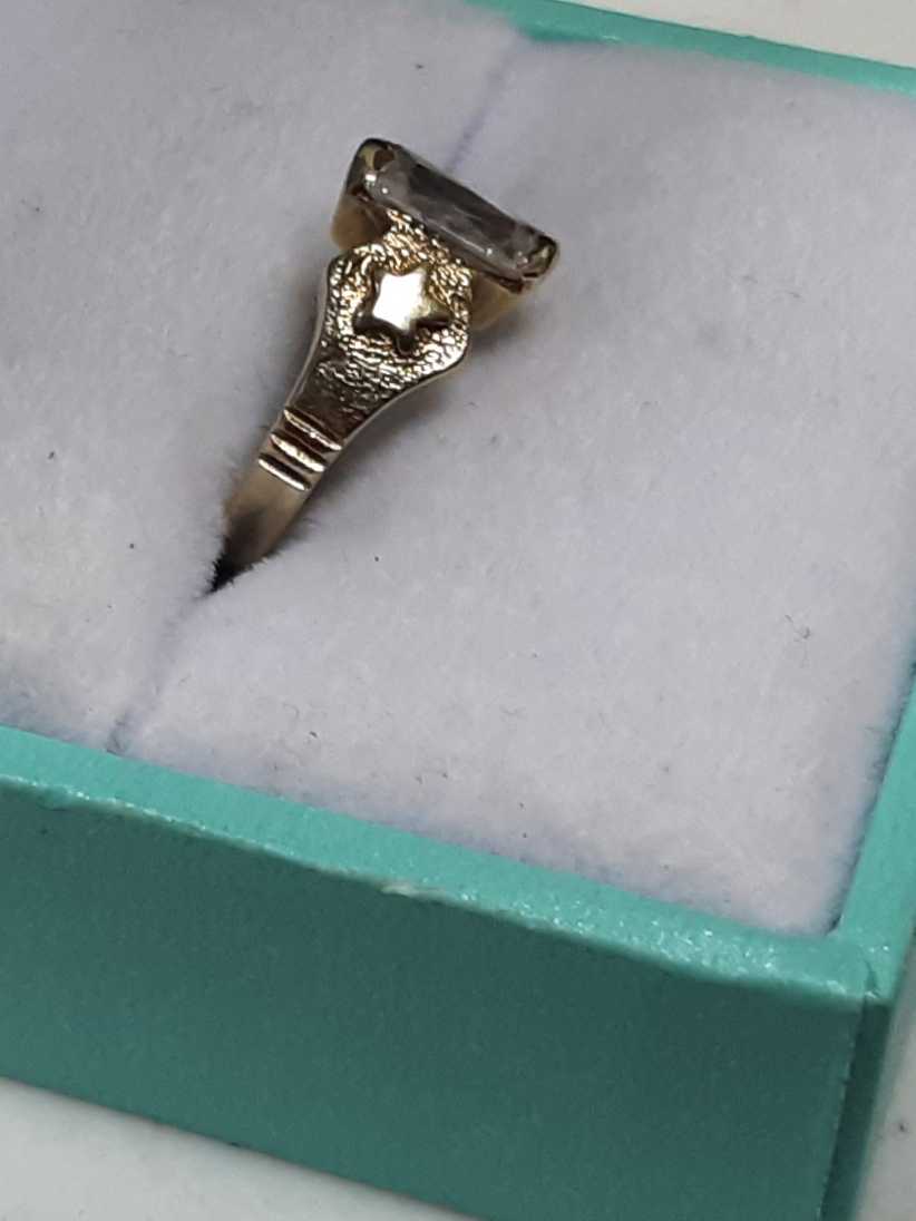 Women's Ring - Solitaire - Yellow Gold 10k (.417) 1.5 grams Size 1.5