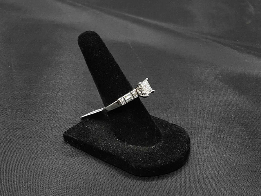 Women's Ring - White Gold 14k (.585) 4.5 grams Size 5