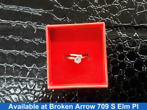 Women's Ring - Solitaire - Yellow Gold 14k (.585) 2.3 grams Size 9.5