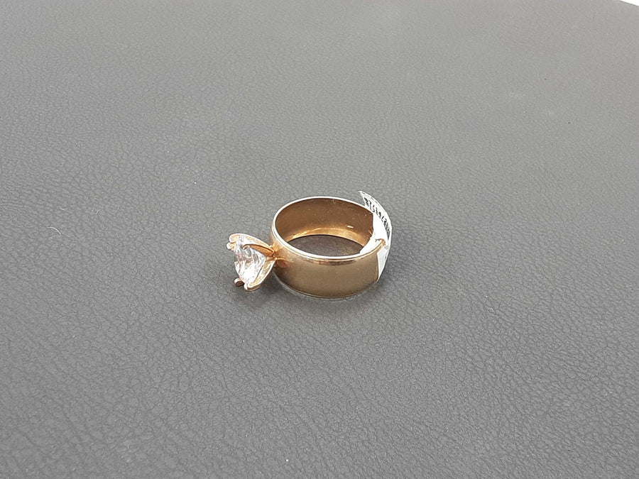 Women's Ring - Solitaire - Yellow Gold 10k (.417) 5.3 grams Size 12