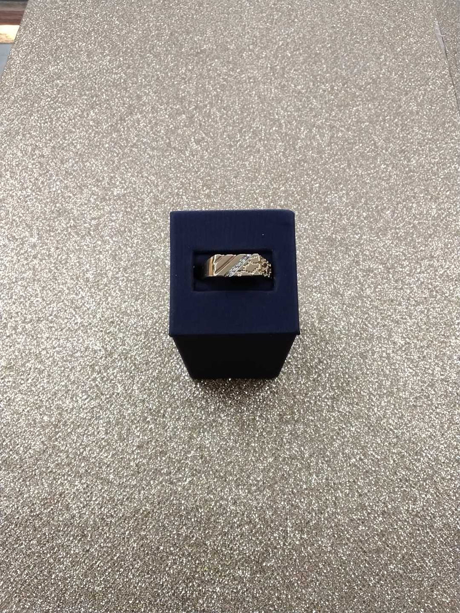 Men's Ring - Yellow Gold 10k (.417) 3.4 grams Size 13