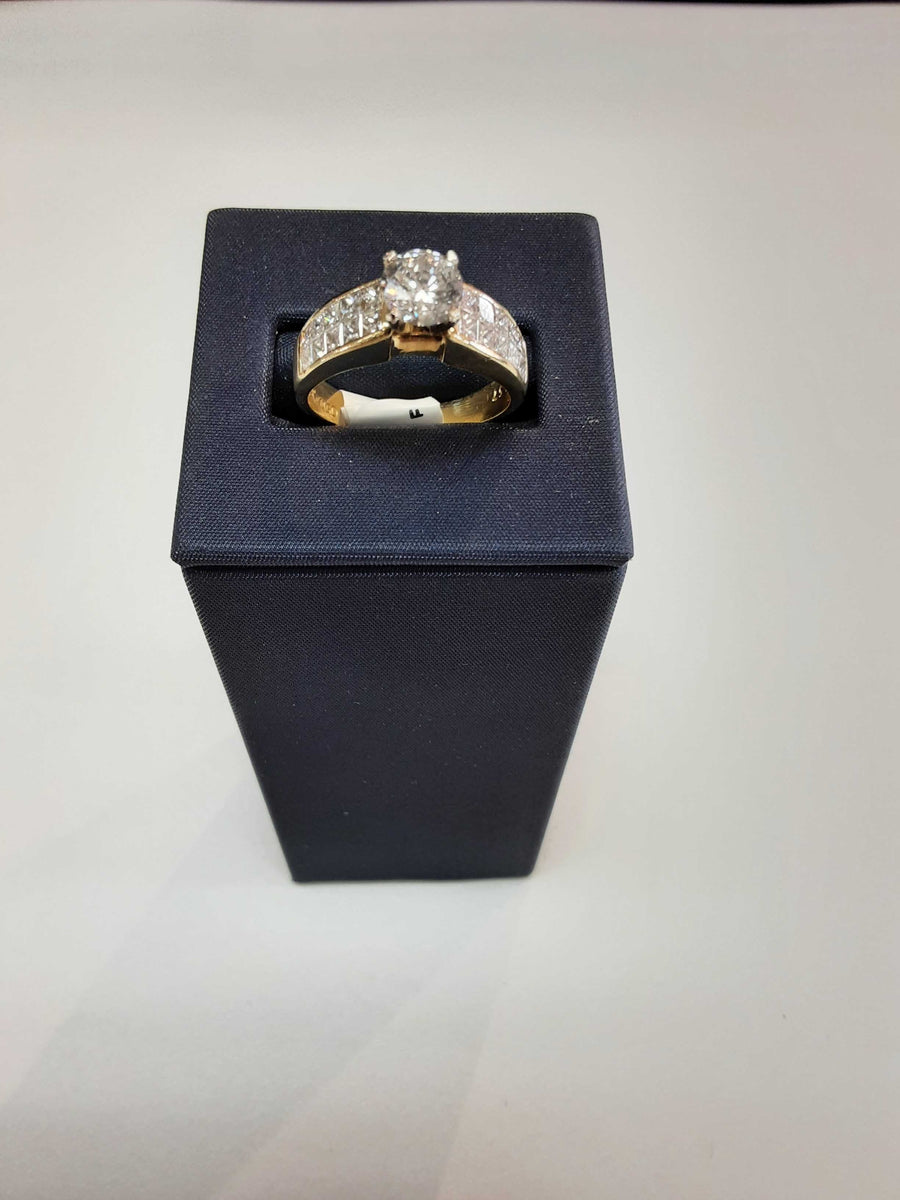 Women's Ring - Yellow Gold 18k (.750) 6.9 grams Size 10