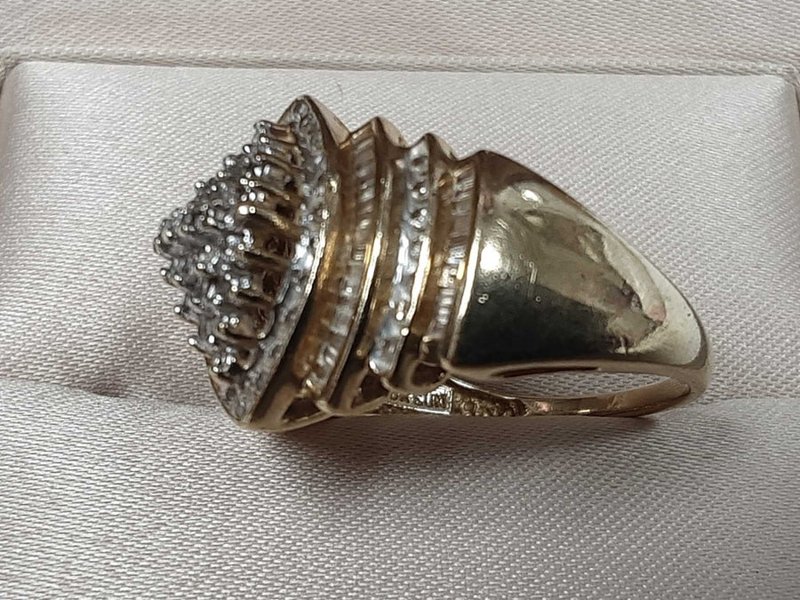 Women's Ring - Yellow Gold 10k (.417) 5.2 grams Size 7.5