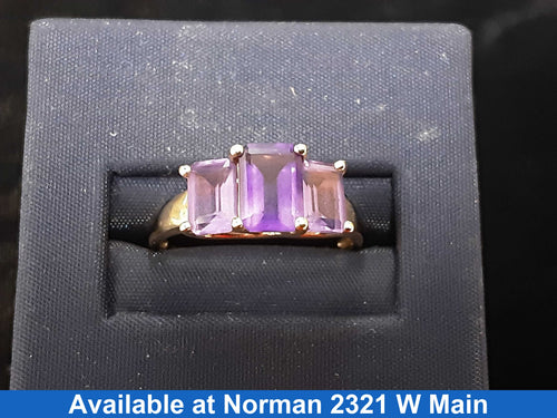 Women's Ring - Yellow Gold 10k (.417) 2.3 grams Size 7.5