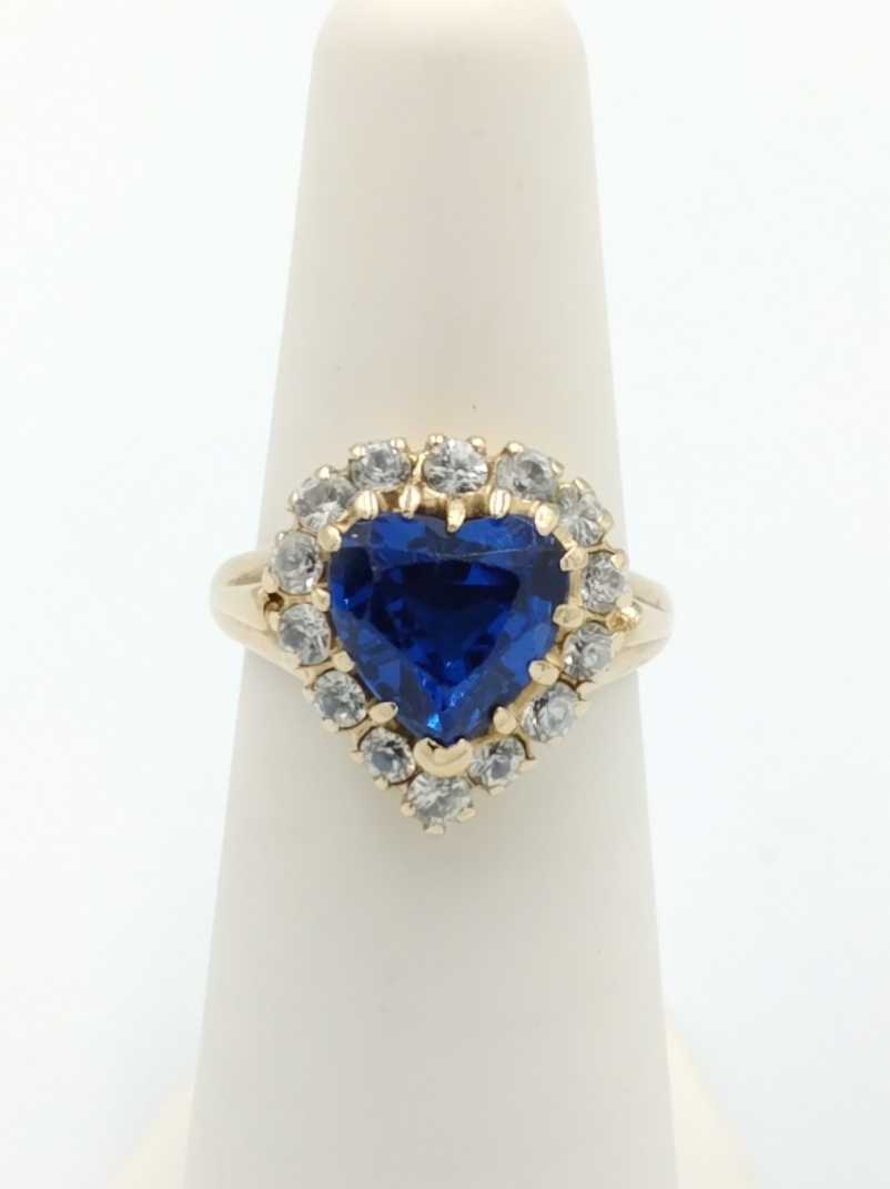 Women's Ring - Yellow Gold 10k (.417) 3.8 grams Size 5.5