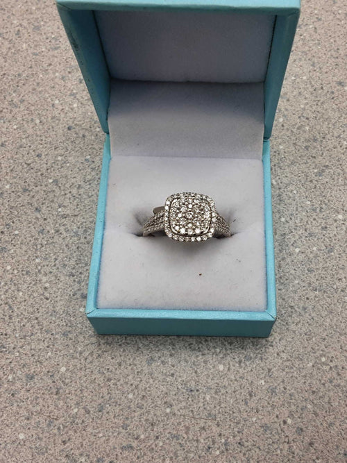 Women's Ring - White Gold 14k (.585) 3.8 grams Size 8