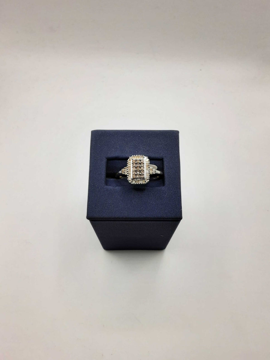 Women's Ring - White Gold 10k (.417) 3.3 Grams Size 8