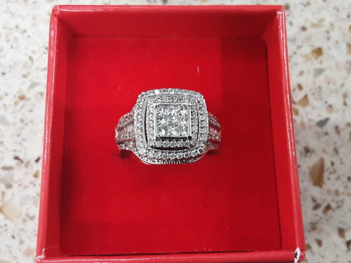 Women's Ring - White Gold 10k (.417) 5.6 grams Size 7