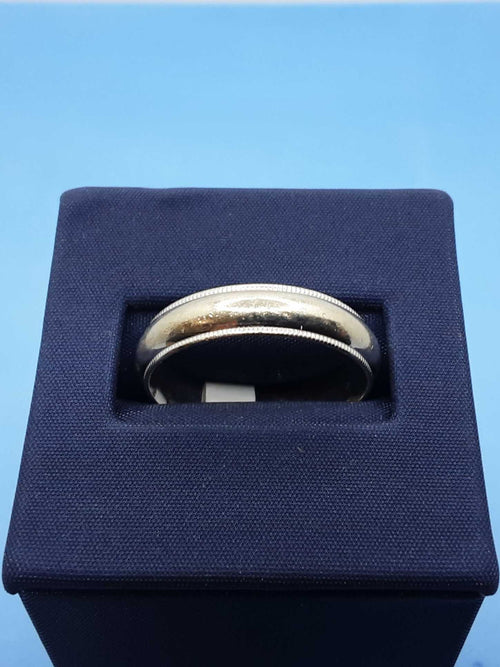 Ring - Wedding Band - White Gold 10k (.417) 4.5 grams Size 10.5