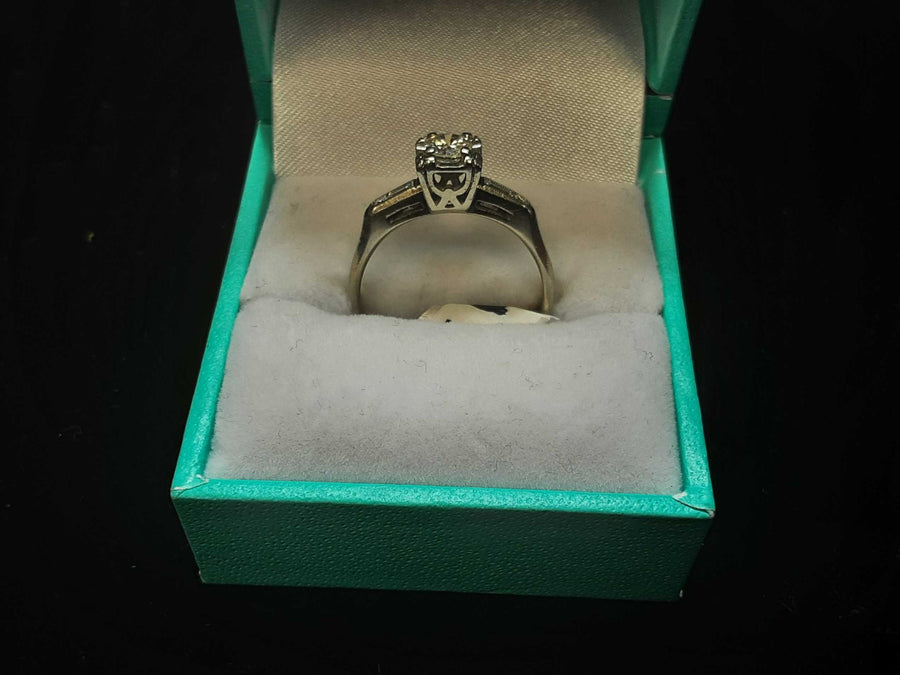 Women's Ring - Solitaire - White Gold 14k (.585) 2.5 grams Size 8.5