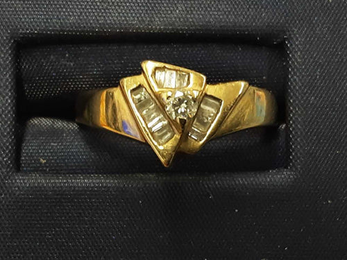 Women's Ring - Yellow Gold 10k (.417) 2.7 grams Size 7.5