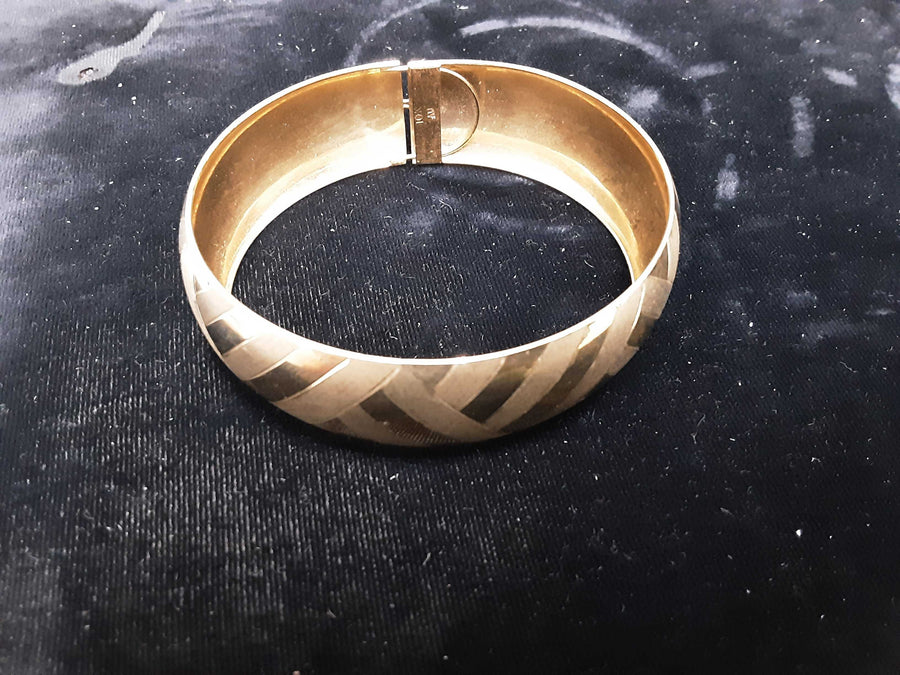 Bangle Bracelet - Yellow Gold 10k (.417) 9.8 grams 12 inch