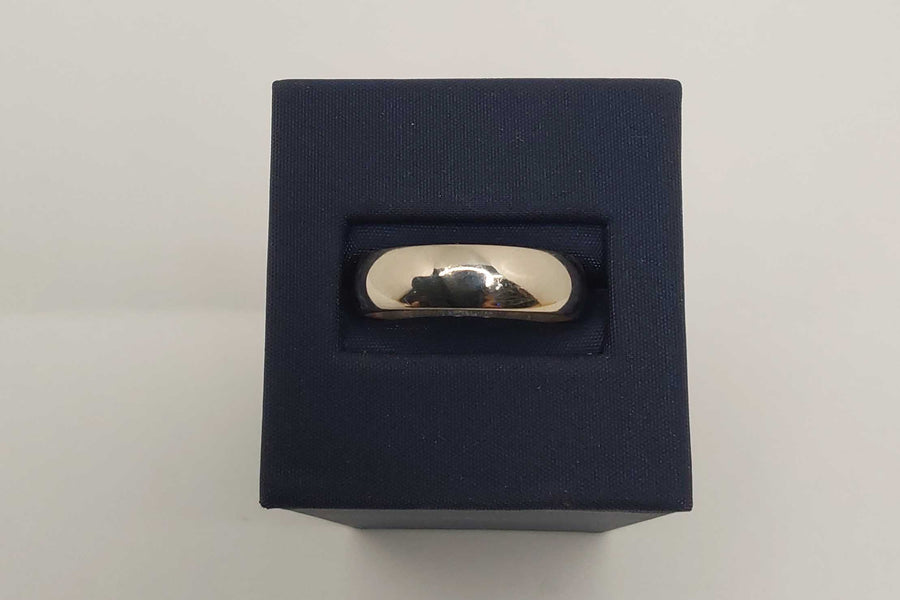 Ring - Wedding Band - White Gold 10k (.417) 4.925 grams Size 11