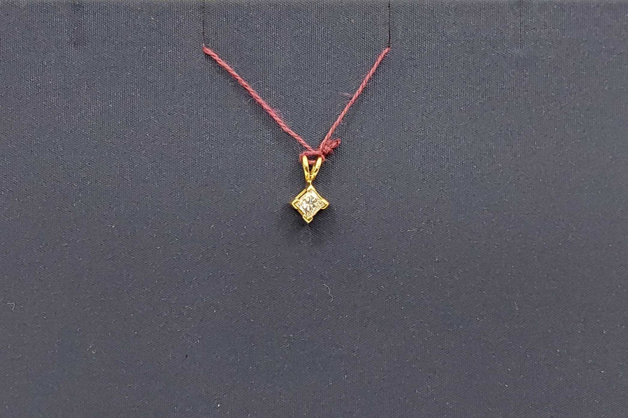 Diamond Pendant - Yellow Gold 14k (.585) 0.665 grams