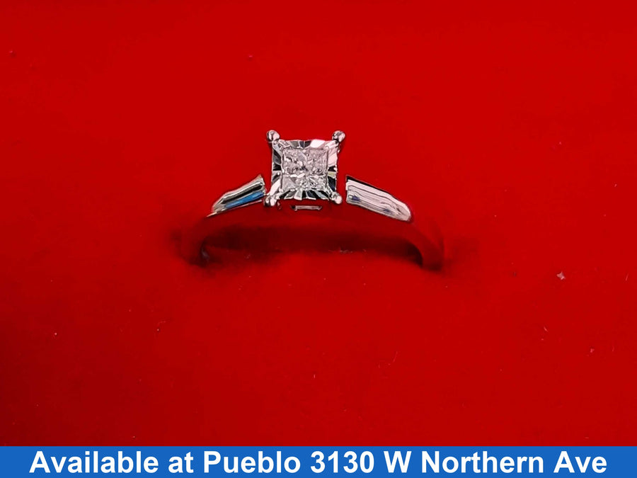 Women's Ring - Solitaire - White Gold 10k (.417) 2.5 grams Size 7