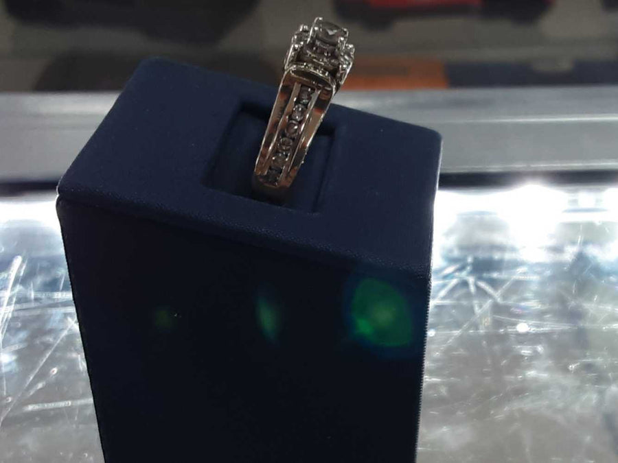Women's Ring - Yellow Gold 14k (.585) 4.7 grams Size 20