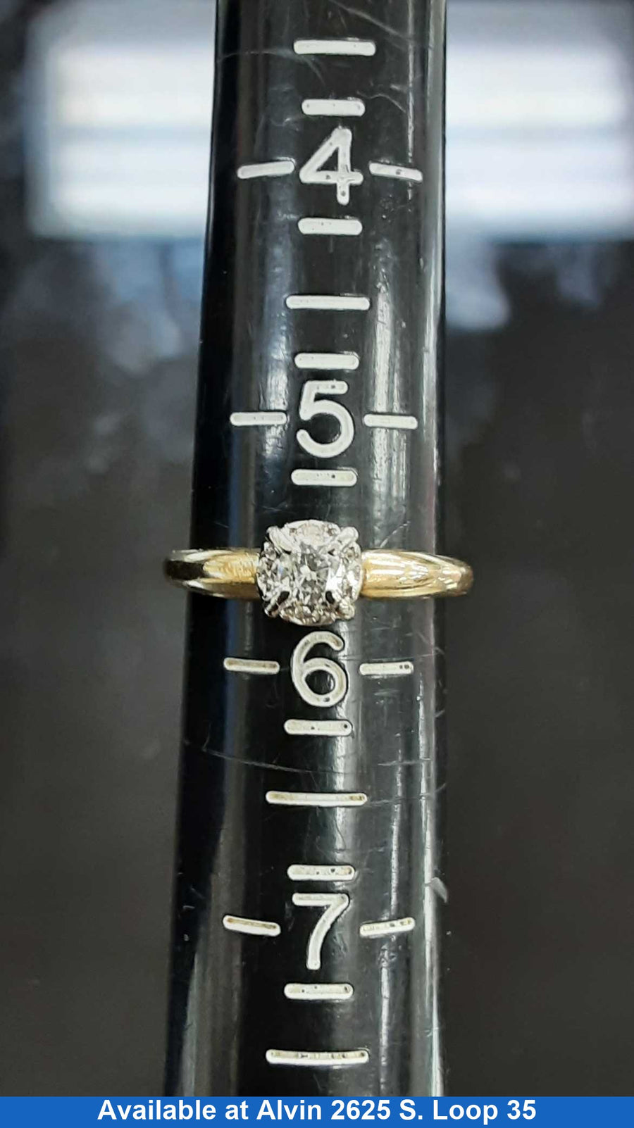 Women's Ring - Solitaire - Yellow Gold 14k (.585) 2.6 grams Size 7