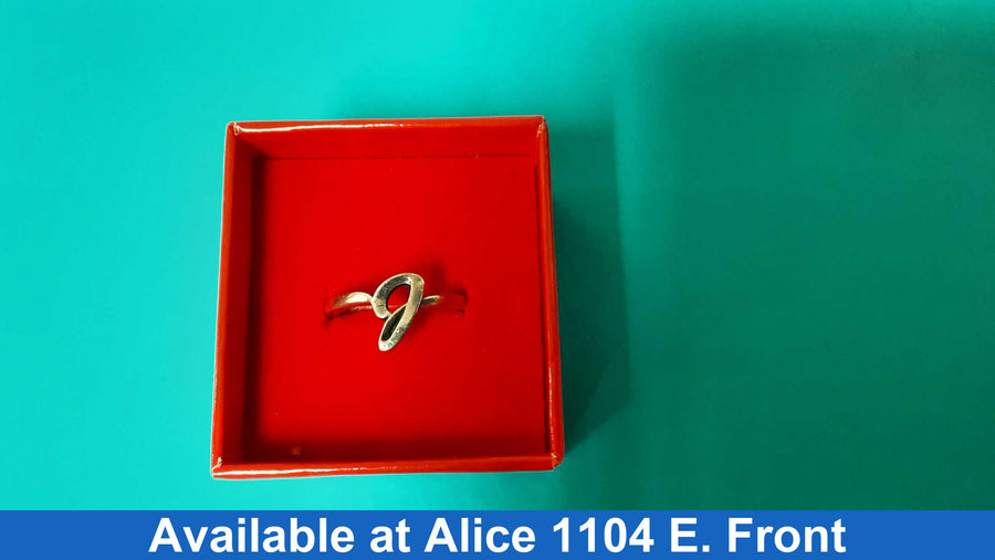Women's Ring - Silver 3 grams Size 7