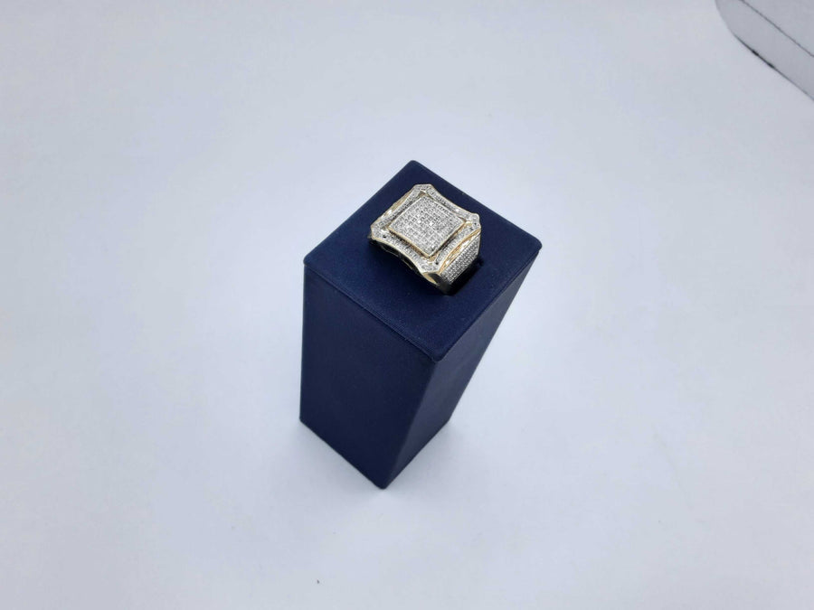 Men's Ring - Yellow Gold 10k (.417) 8 grams Size 10.5