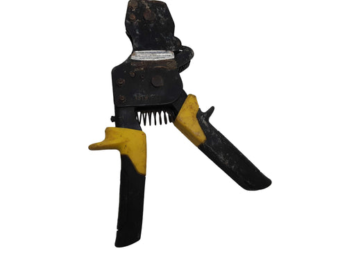 Apollo Pex Pex Clinch Clamps 3/8 Yellow Clamp / Vise
