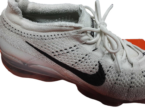 Nike Dv1681-100 White