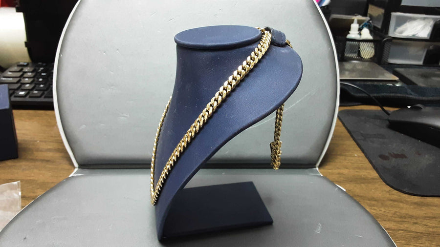 Cuban Link Chain - Yellow Gold 10k (.417) 22.6 grams 22 inch