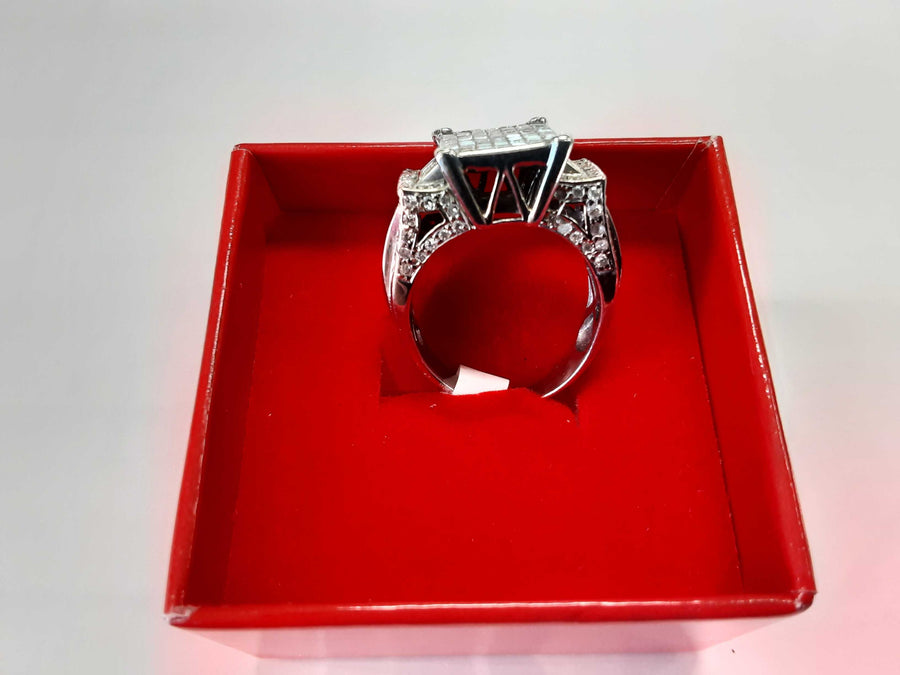 Women's Ring - White Gold 10k (.417) 10.5 grams Size 8