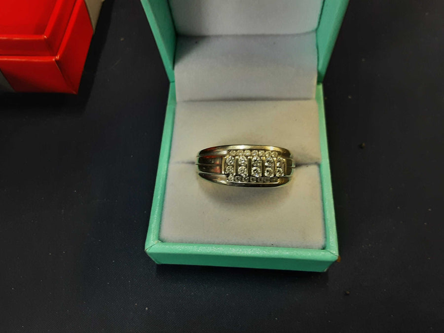 Men's Ring - White Gold 10k (.417) 6.9 grams Size 11.5