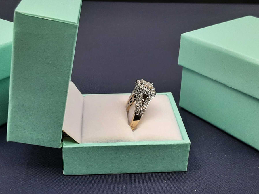 Women's Ring - White Gold 14k (.585) 4.6 grams Size 8