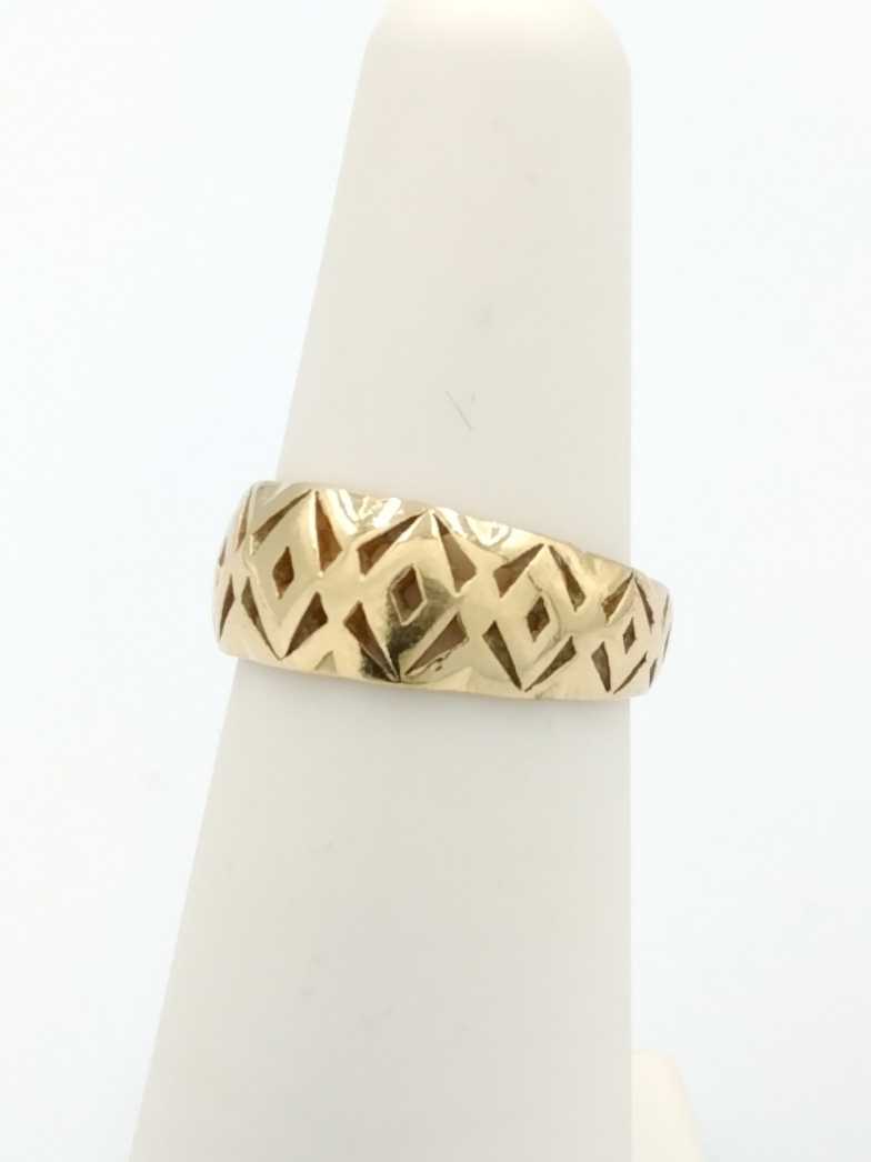 Men's Ring - Yellow Gold 10k (.417) 3.5 grams Size 5.5