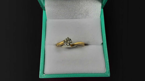 Women's Ring - Solitaire - Yellow Gold 14k (.585) 2.8 grams Size 7