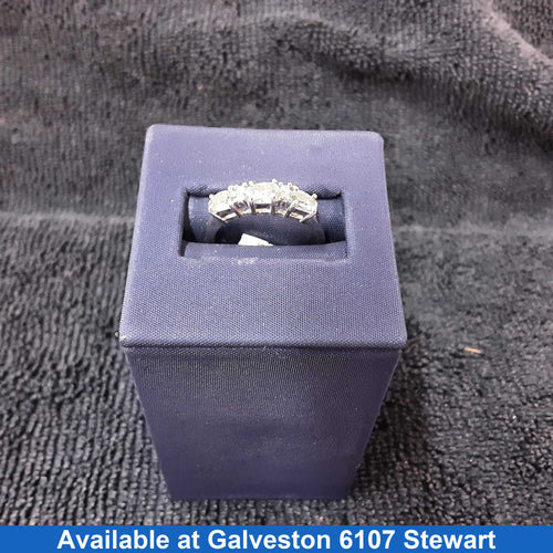 Women's Ring - Yellow Gold 10k (.417) 2 grams Size 7