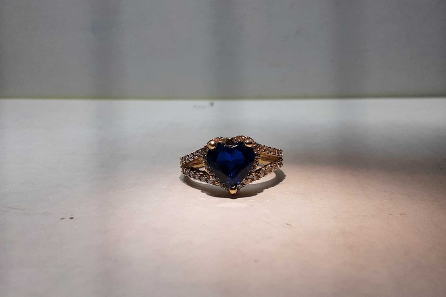 Women's Ring - Yellow Gold 10k (.417) 3.9 grams Size 8.5