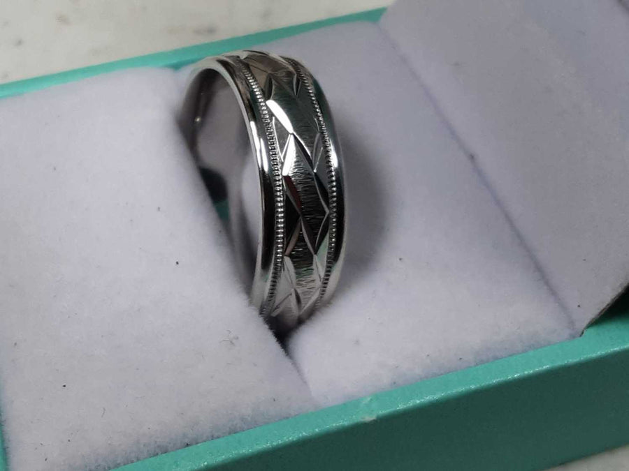Ring - Wedding Band - White Gold 14k (.585) 9.3 grams Size 10.5