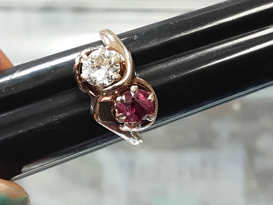 Women's Ring - Yellow Gold 14k (.585) 3.2 grams Size 5