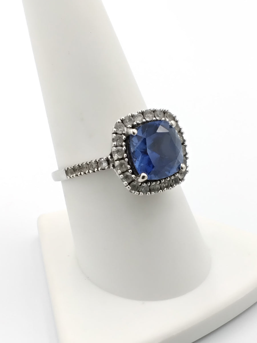 Women's Ring - White Gold 10k (.417) 3.8 grams Size 8.5