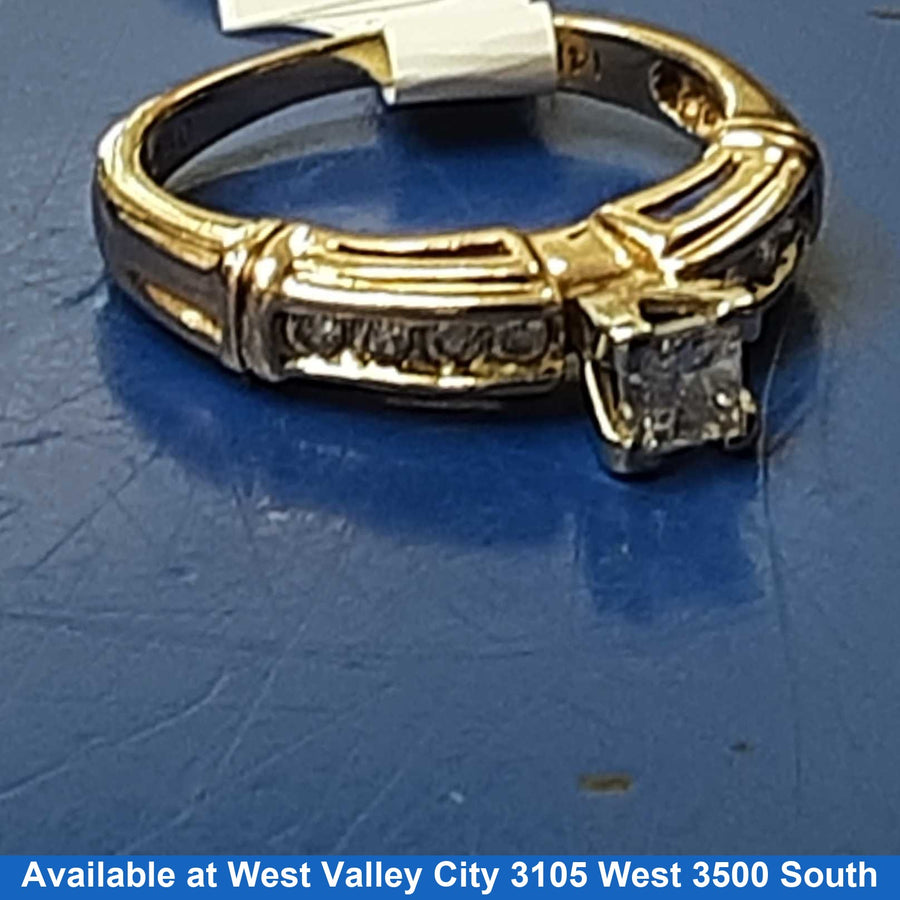 Women's Ring - Yellow Gold 14k (.585) 3.3 grams Size 10.5
