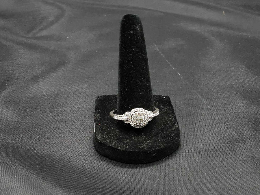 Women's Ring - White Gold 10k (.417) 4.2 grams Size 10