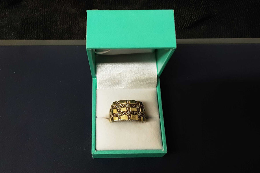 Men's Ring - Yellow Gold 10k (.417) 4.6 grams Size 10