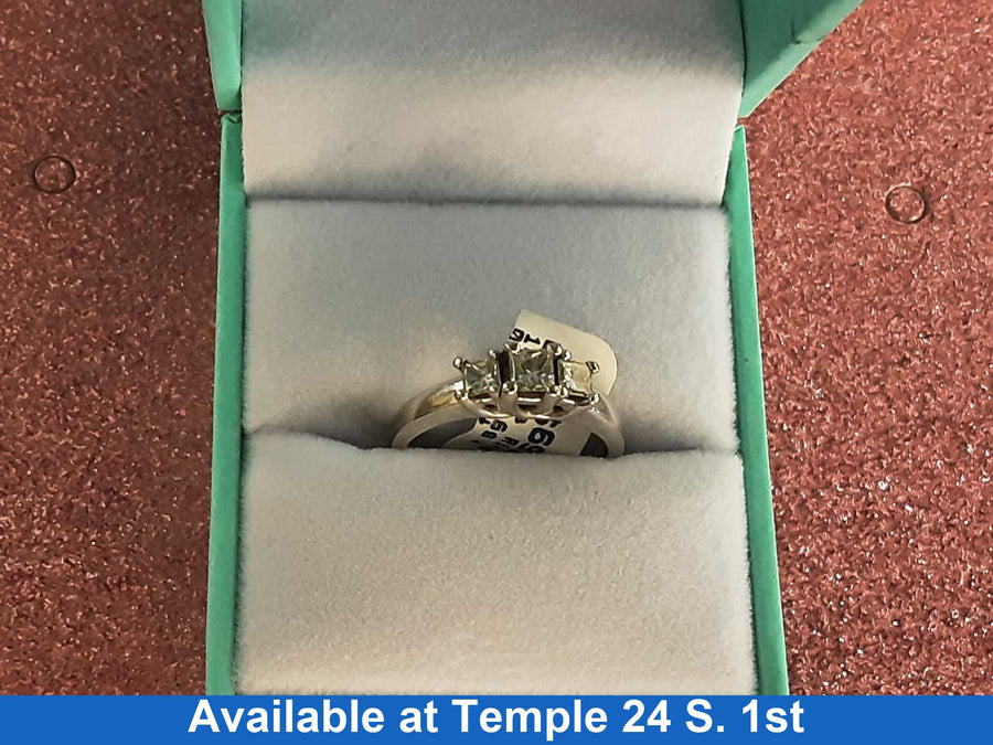 Women's Ring - White Gold 14k (.585) 3.6 grams Size 4