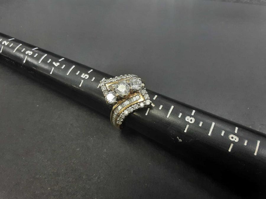 Women's Ring - Yellow Gold 14k (.585) 7.3 grams Size 6