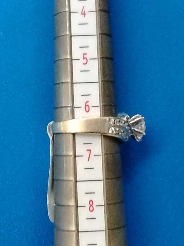 Women's Ring - White Gold 14k (.585) 4.1 grams Size 6