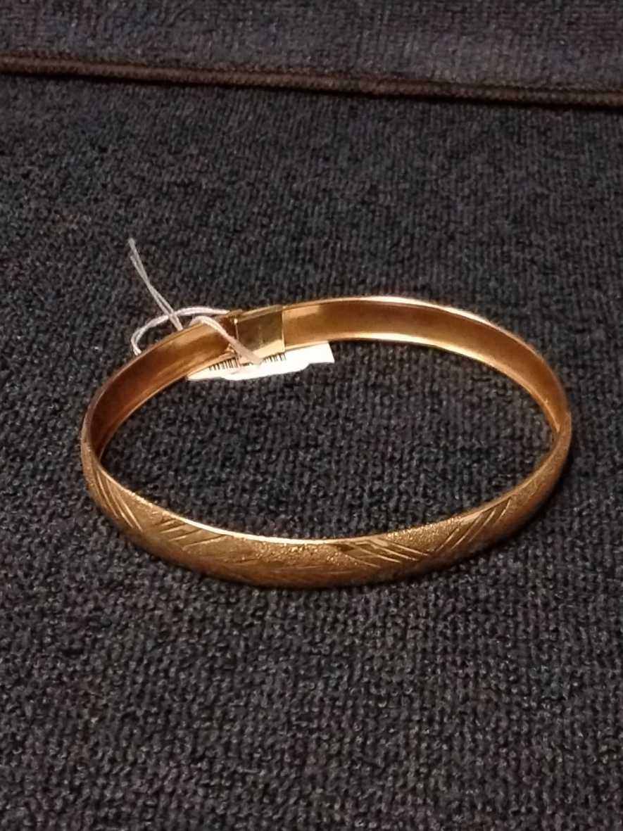 Bangle Bracelet - Yellow Gold 14k (.585) 7.2 grams 5 inch